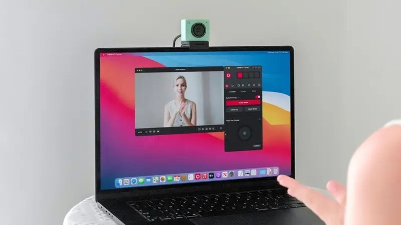 OBSBOT Meet 2 connected to Mac laptop