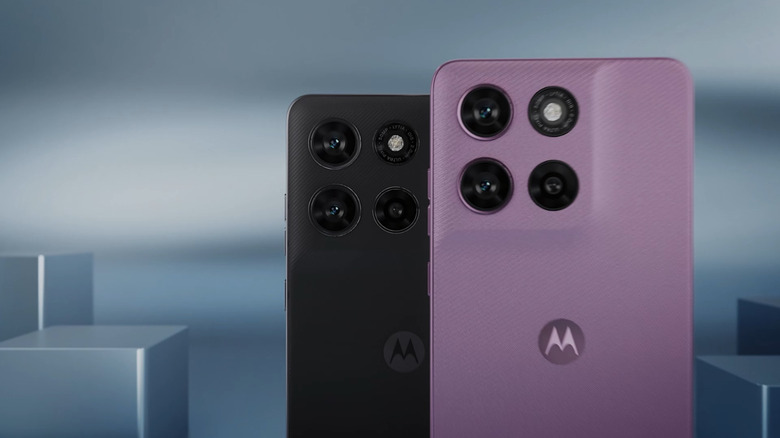 Moto G Stylus in two colors