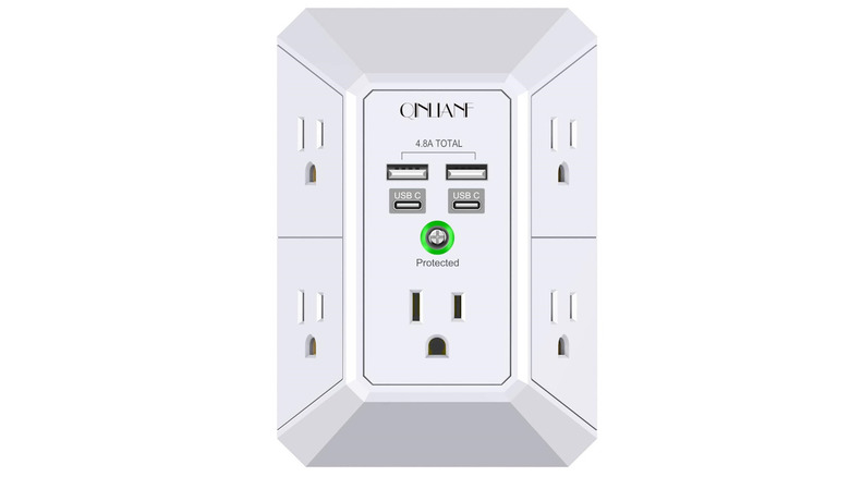 Qinlianf Outlet with all outlets on display on a white background