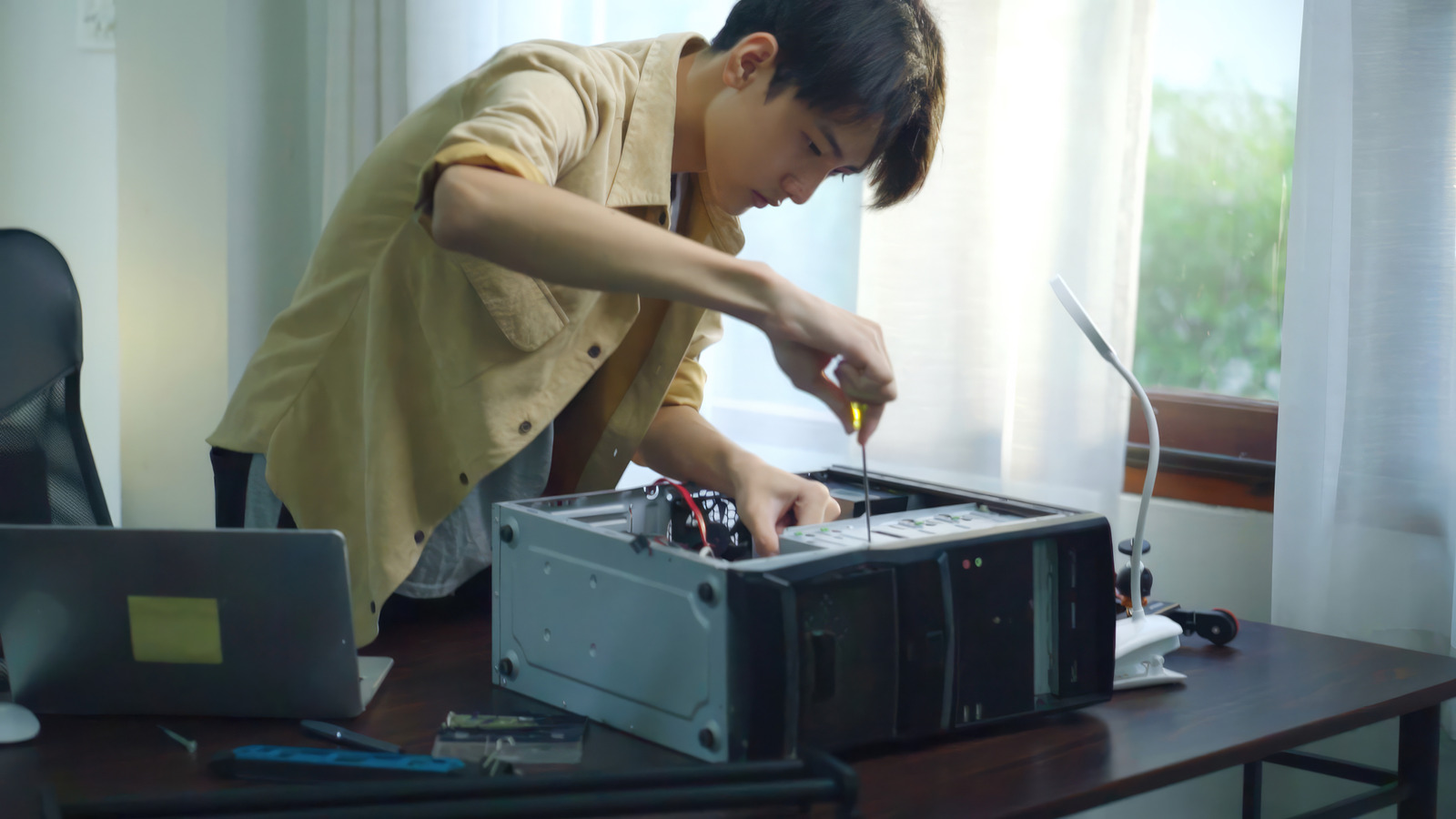 5 More Unexpected Ways To Use Your Old Computer Tower
