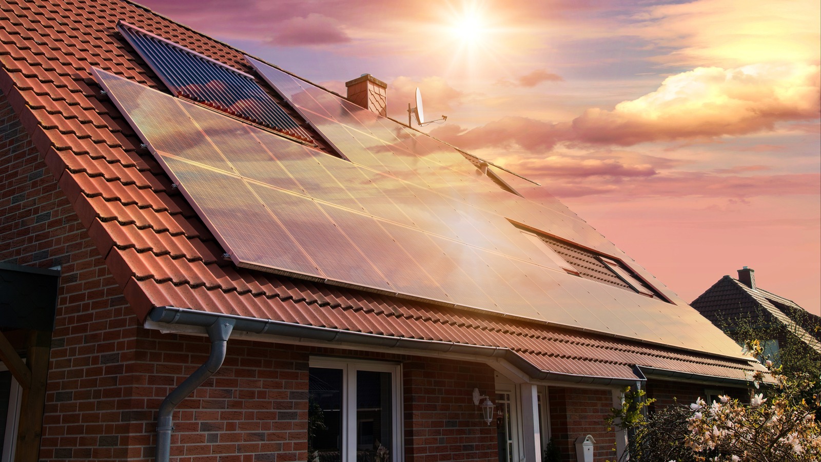 5 کارآمدترین پنل های خورشیدی مصرفی برای سال 2024