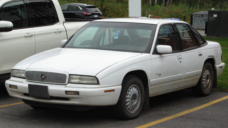 1996 Buick Regal Custom parked in parking lot, front-left 3/4 view