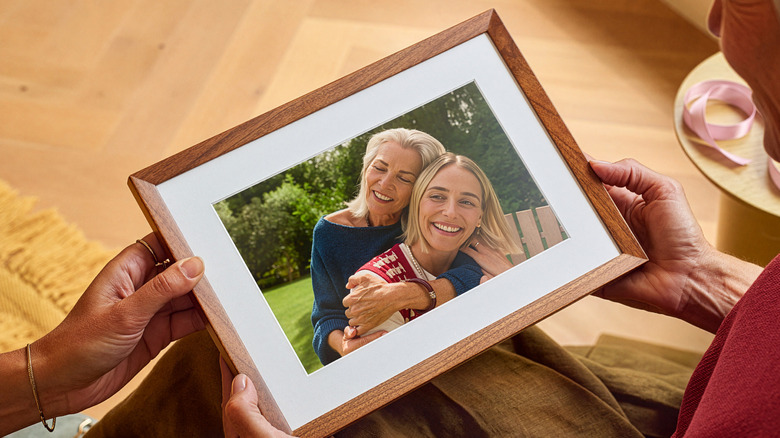 The Alexa Photo Frame