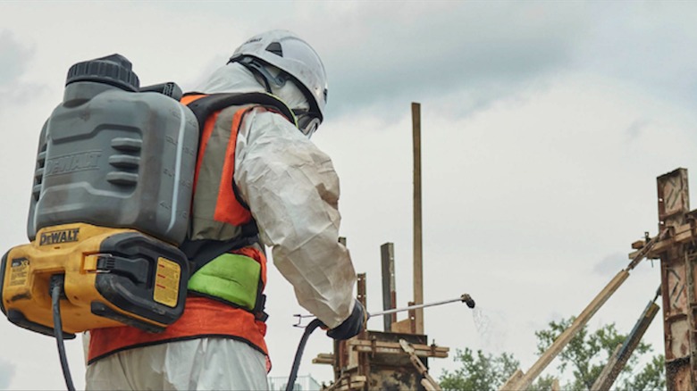 DeWalt 20V Max XR Concrete Chemical Sprayer in use