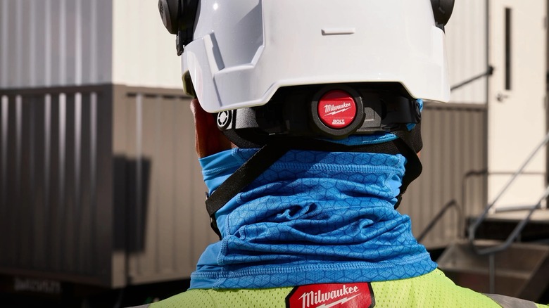 Milwaukee Cooling Neck Gaiter worn with other work gear.
