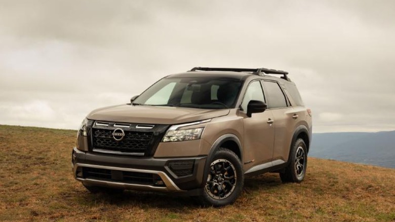 2025 Nissan Pathfinder on grass