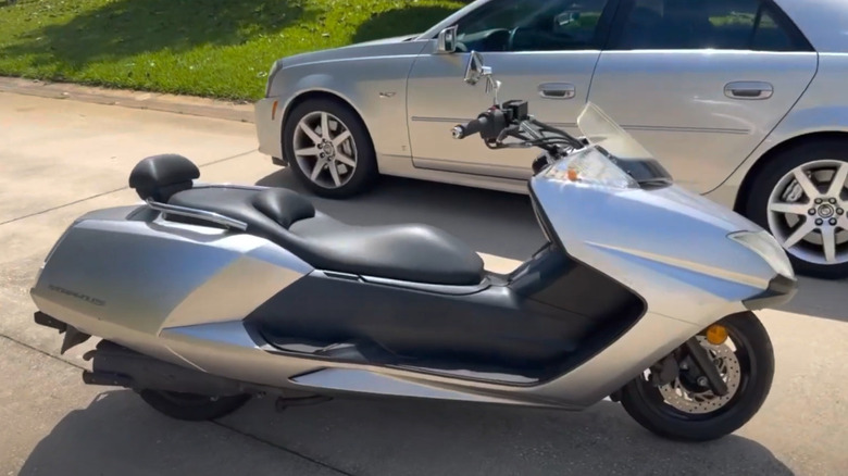 Yamaha Morphous in driveway parked in front of garage