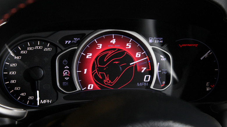 2015 Dodge Viper tachometer