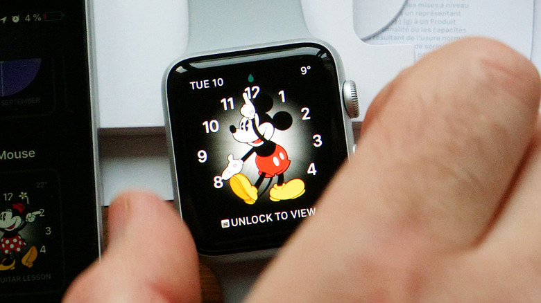 apple watch showing time