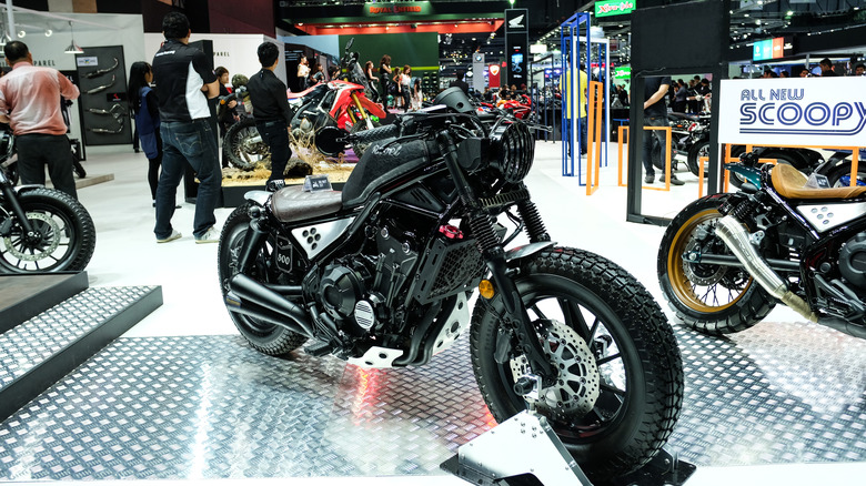 Honda Rebel 500 bike show display