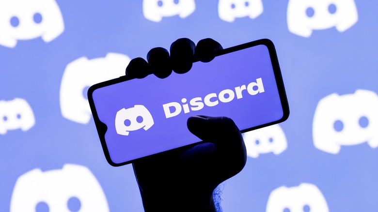 Discord logo smartphone
