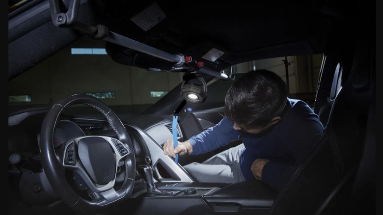 ICON 2100 Lumen LED Rechargeable Magnetic 77 in. Extendable Underhood Floodlight