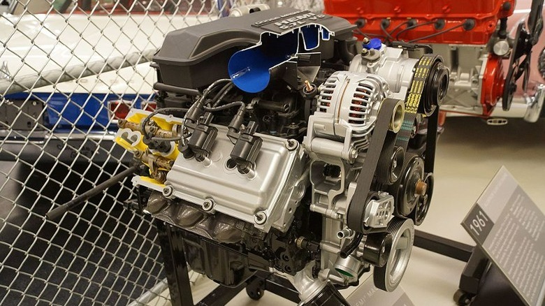 a 5.7L HEMI V8