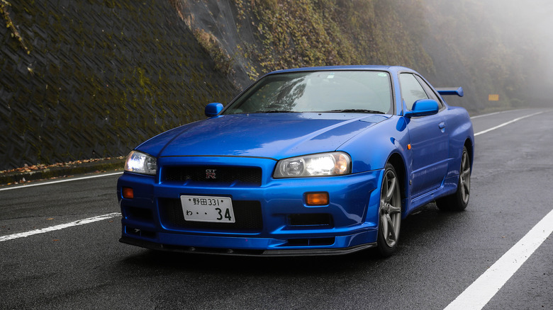 Nissan Skyline GTR r34 blue driving