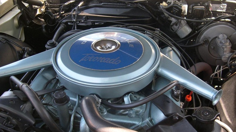 Oldsmobile Toronado engine