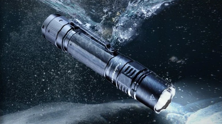 Fenix PD36R Pro under water