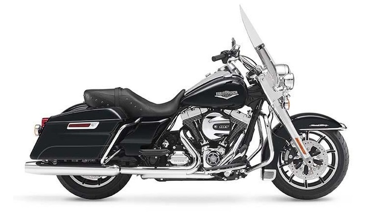 Sideways view of the Harley-Davidson 2016 Road King with a white background