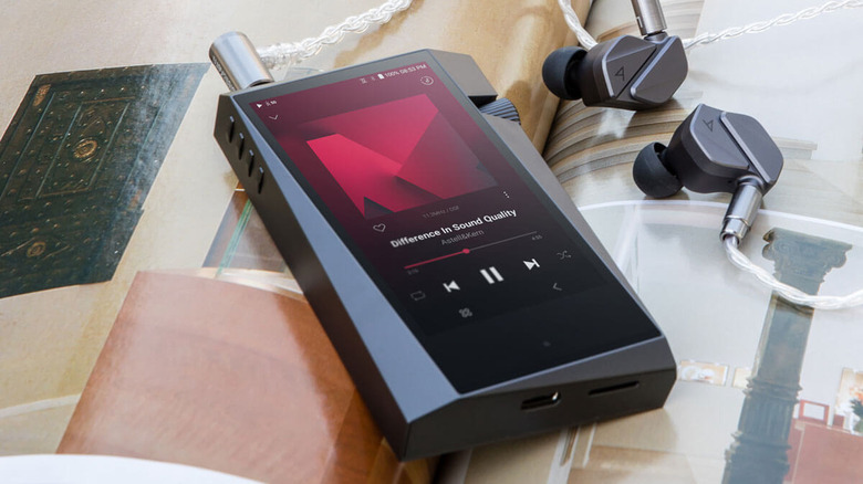 Astell & Kern A&Norma SR35 closeup