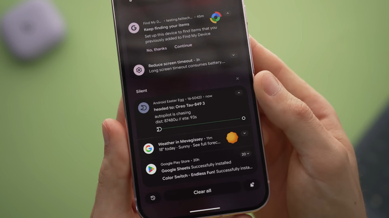 Live updates feature Android 16