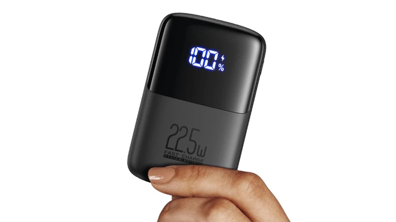 the Iniu B61 Portable Charger