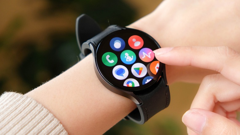 Person using a Samsung Galaxy Watch 6