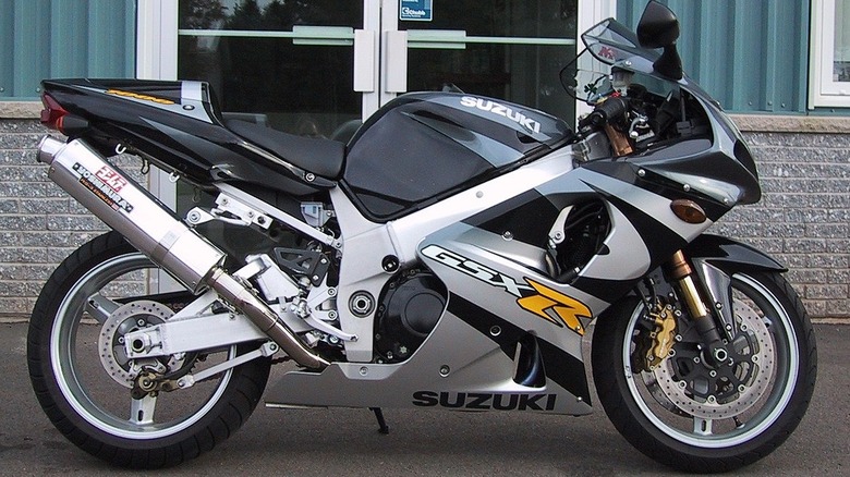 side view of a 2001 Suzuki GSX R1000