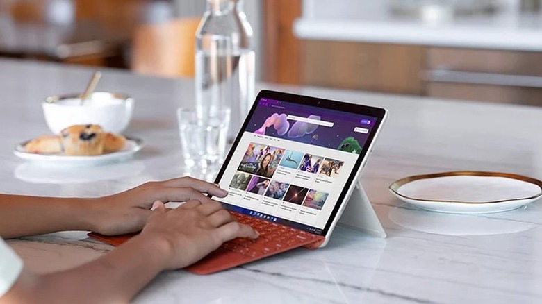 Person using the Microsoft Surface Go 3
