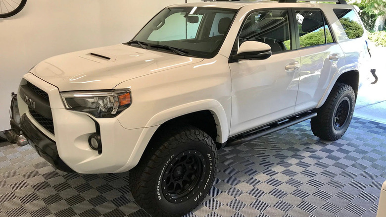 RSG rock sliders on a 4Runner