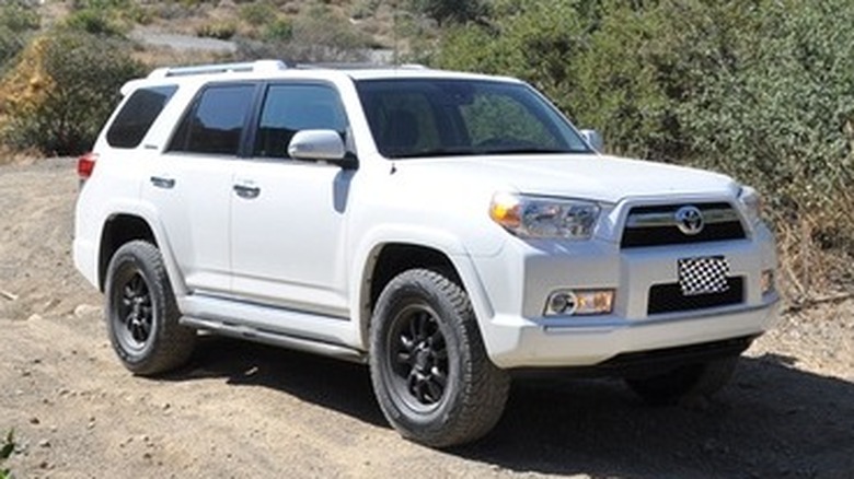 White Knuckle rock sliders on a 4Runner