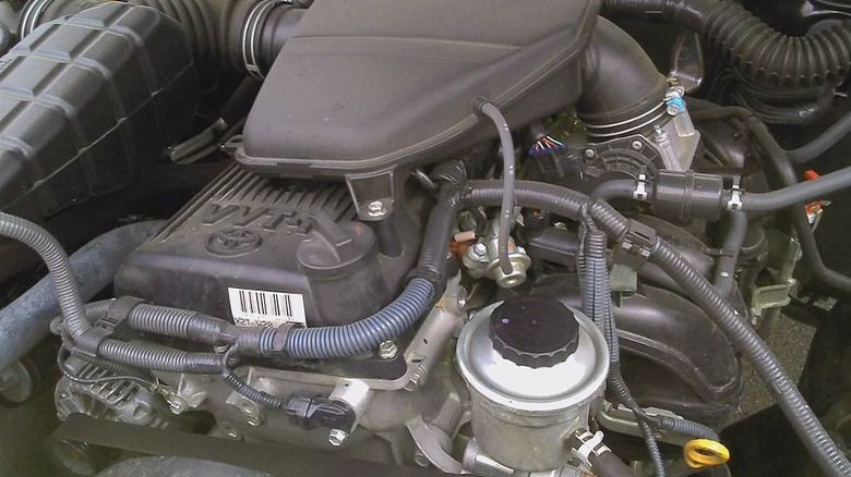 A 2TR-FE engine