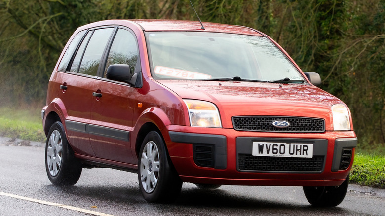 Red diesel engine Ford Fusion 2010