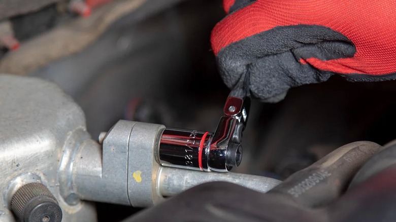 Sunex ratchet in use