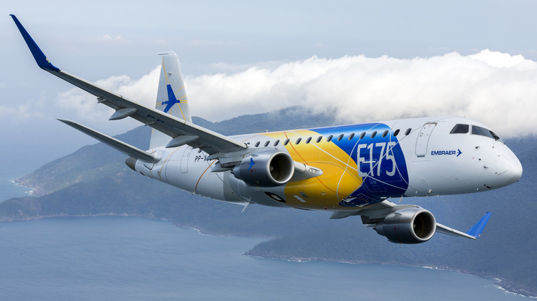Embraer E175 in flight