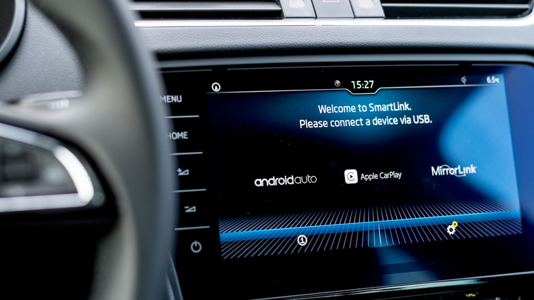 A car infotainment screen ready to connect to a smartphone.