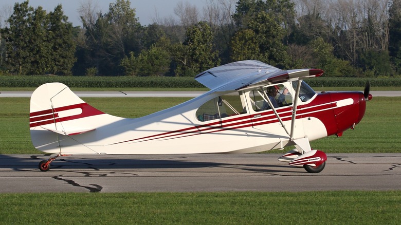 Aeronca 7AC Champion on runway