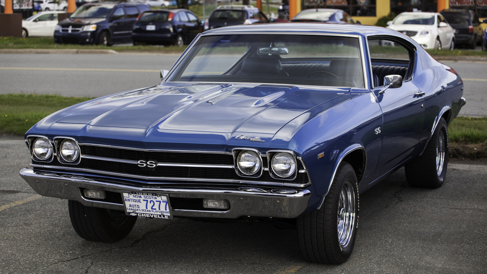 5 Of The Coolest Discontinued Engines Found In Old American Cars