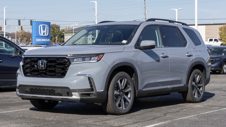 Honda Pilot at dealership