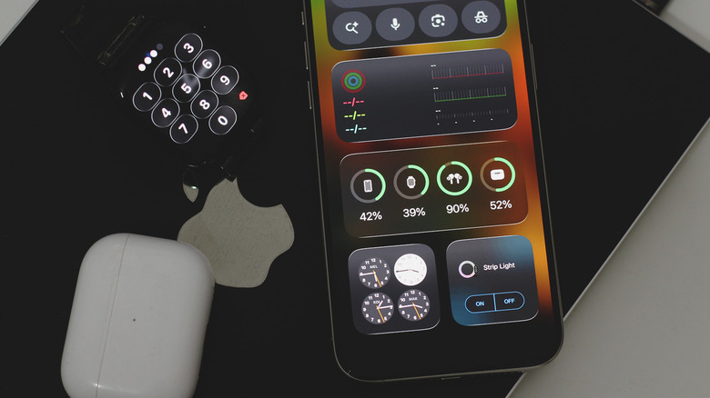 Battery widget on iPhone with different devices