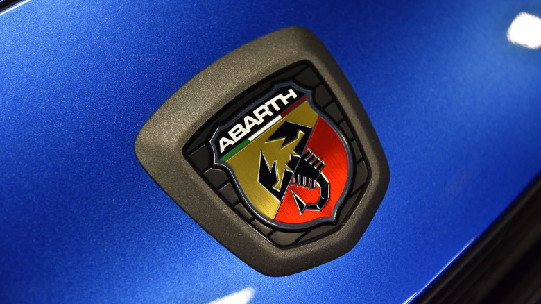 Abarth logo on the front of a 124 Spider