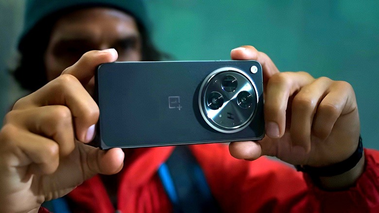 Taking picture with the OnePlus Open