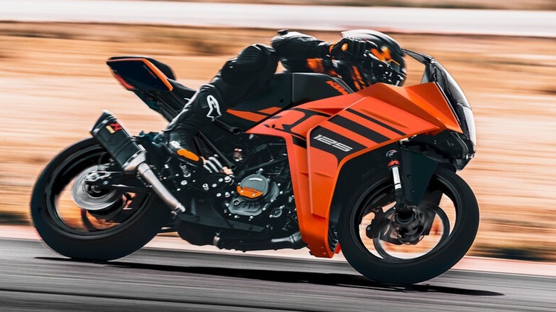 rider turning on KTM RC 125