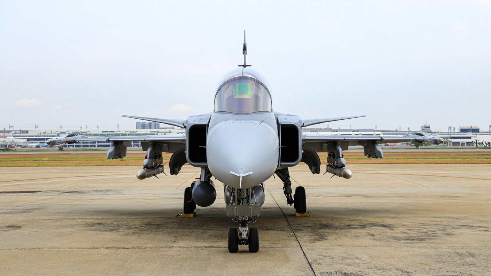 5 Of The Fastest Single-Engine Fighter Jets Still Flying Today