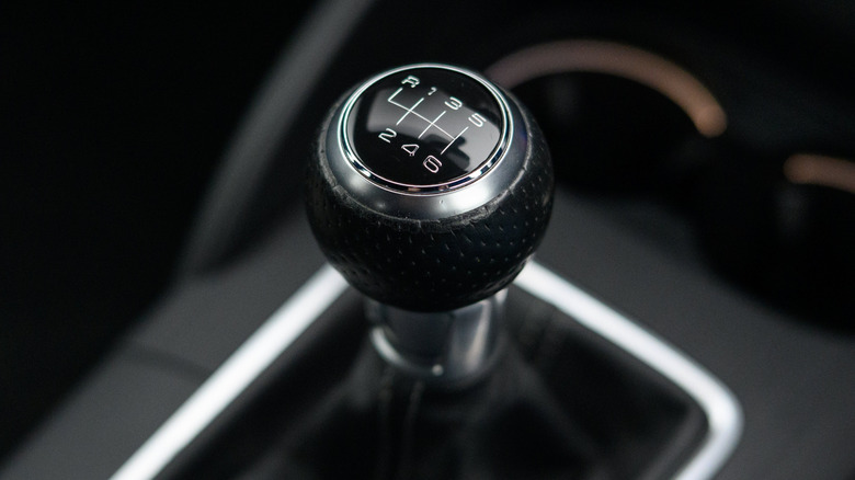 Close shot of a six-speed manual transmission shifter