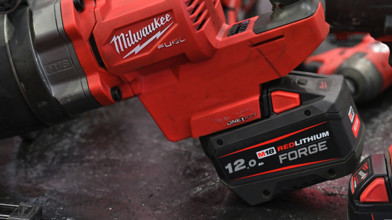 milwaukee m18 battery in power tool