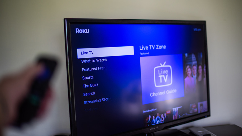 remote pointing to Roku TV