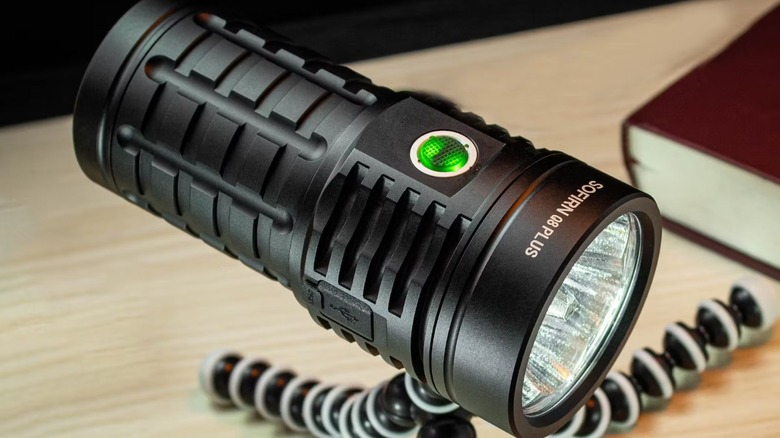 sofirn Q8 Plus Flashlight on tripod