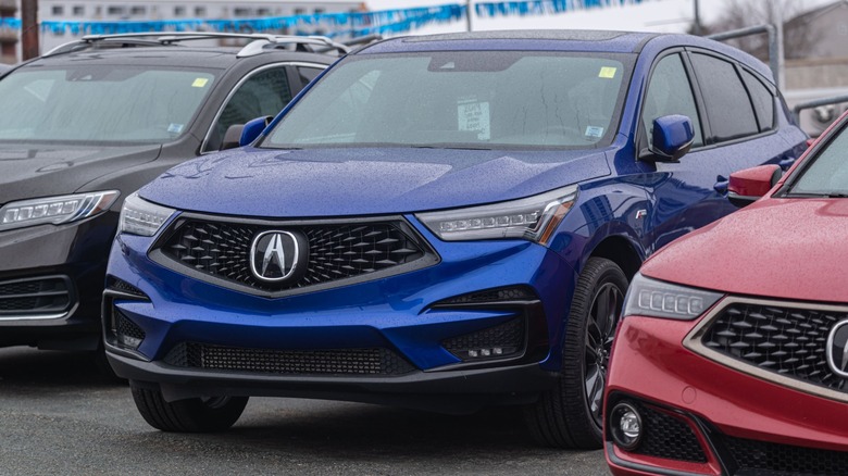 Acura cars at dealership