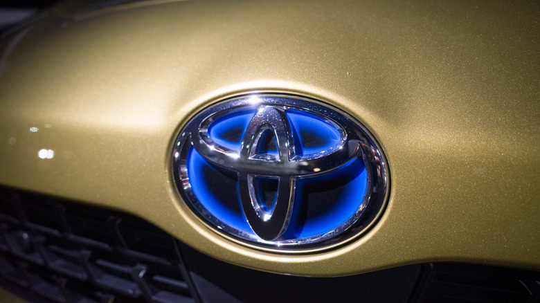 a Toyota hood logo