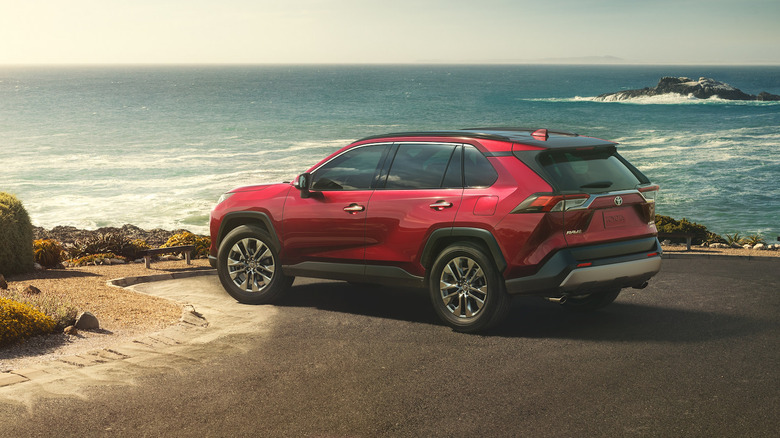 2019 Toyota RAV4 beachside