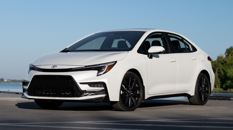 Toyota Corolla front 3/4